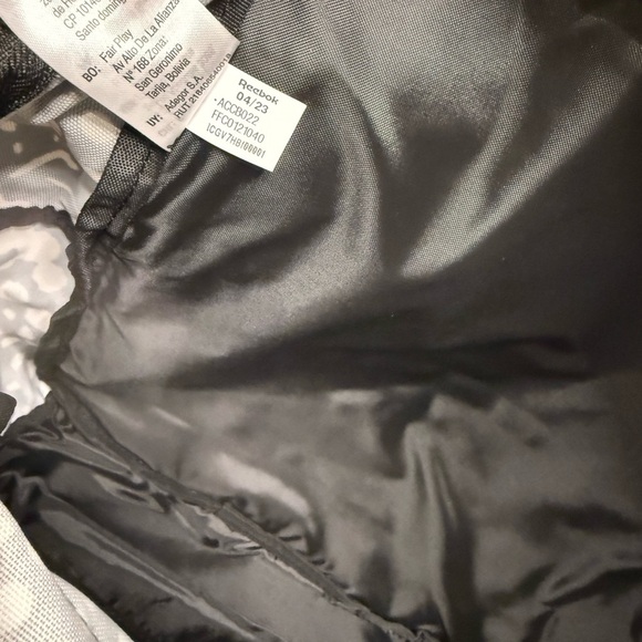 Reebok Black and White Backpack Men/Women Large Bag - Picture 7 of 9